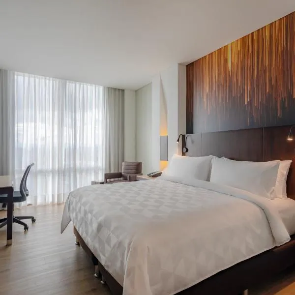 Holiday Inn Bogota Airport by IHG, hotel in Bogotá