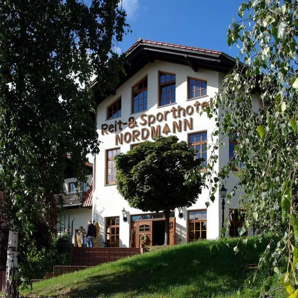 Reit-und Sporthotel Nordmann, hotel v destinaci Stangerode