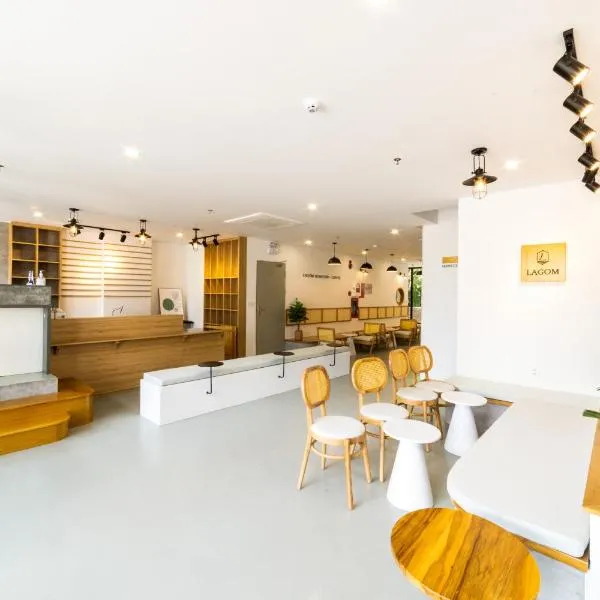 LAGOM APARTMENT AND HOTEL, hotel in Da Nang