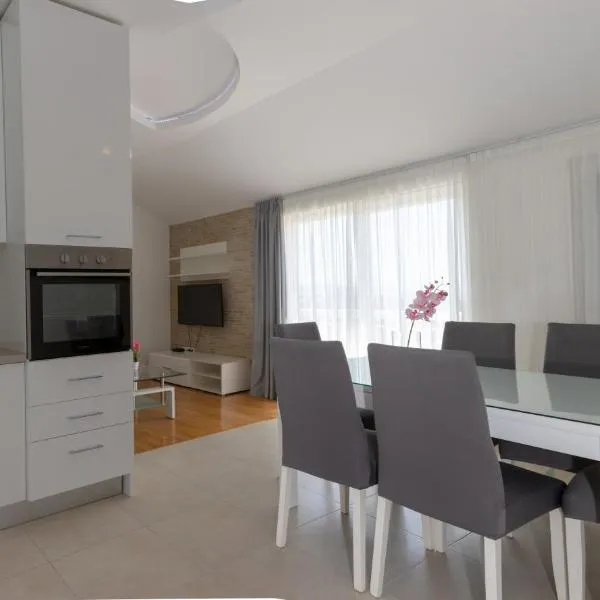 Apartment Plazonić, khách sạn ở Kaštela