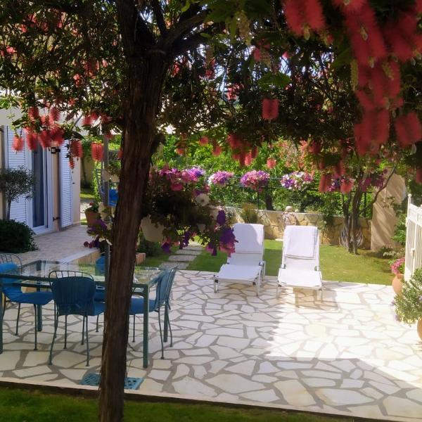 Summer Village House Popi