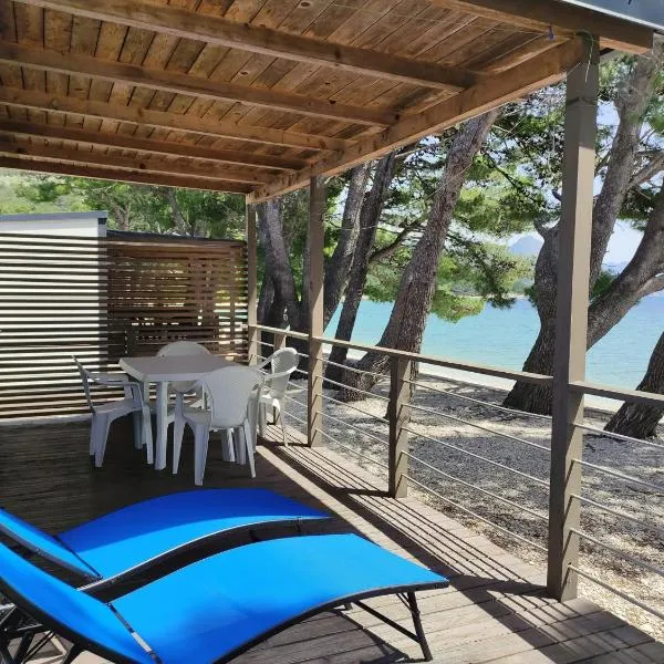 Kamp Dole - Navores, hotel in Živogošće