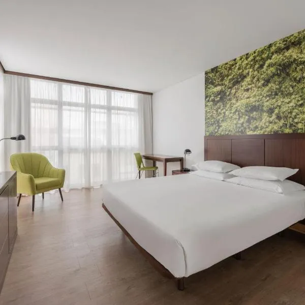 Neat Hotel Avenida, hôtel à Ponta Delgada