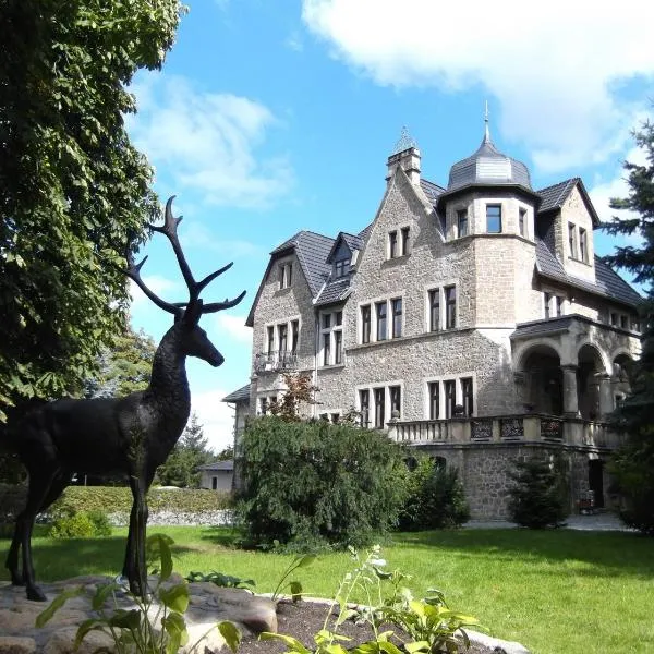 Schlosshotel Stecklenberg: Thale şehrinde bir otel