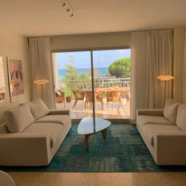 EPIS - large luxury apartment with sea view, Hotel in Benicàssim