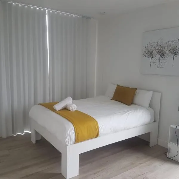 Hairbay Studio Units, hotel in Cape Town