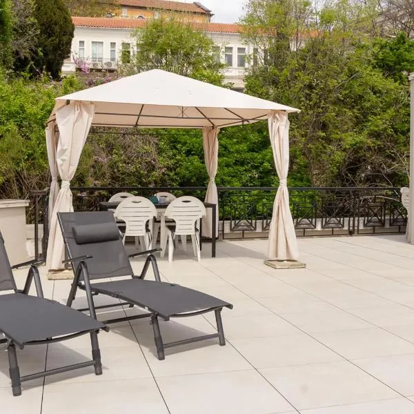 Cozy 1BD Apartment with a Spacious Terrace by Flat Mаnager, hôtel à Balchik