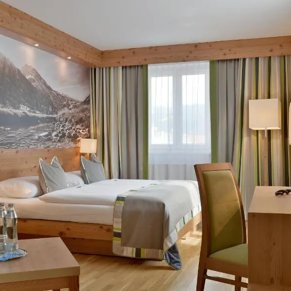 Hotel Goldener Adler Wattens, hotel v destinaci Wattens