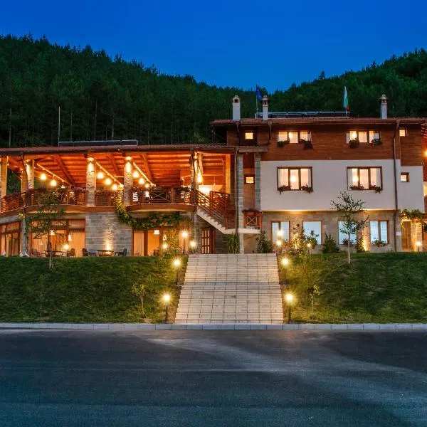 Alpine Garden Hotel (Trayanovi Dvori), hotel em Simitli