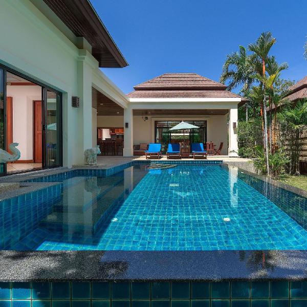 Villa Hoata| Luxury 2BR villa in the Baan Bua Estate | Nai Harn beach