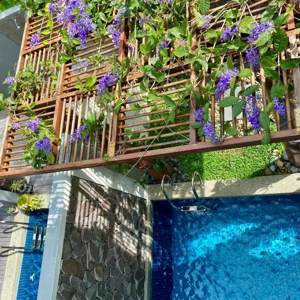 Ikiru 18 Private Saltwater Pool Villa, 3 Ensuite BR, Outdoor BBQ, 5 mins to Beach, hotel in Pantai Cenang