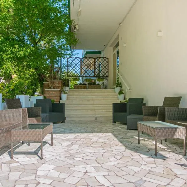 Hotel Mara: Rimini'de bir otel
