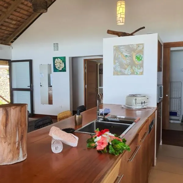 Moorea Lodge Bungalow, hotel in Temae