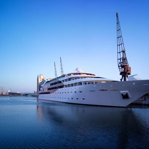 Sunborn London Yacht Hotel, hotel v Londýně