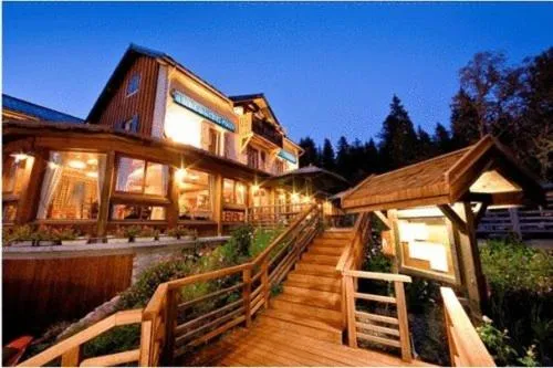 Auberge De La Croix Perrin, hotel din Lans-en-Vercors