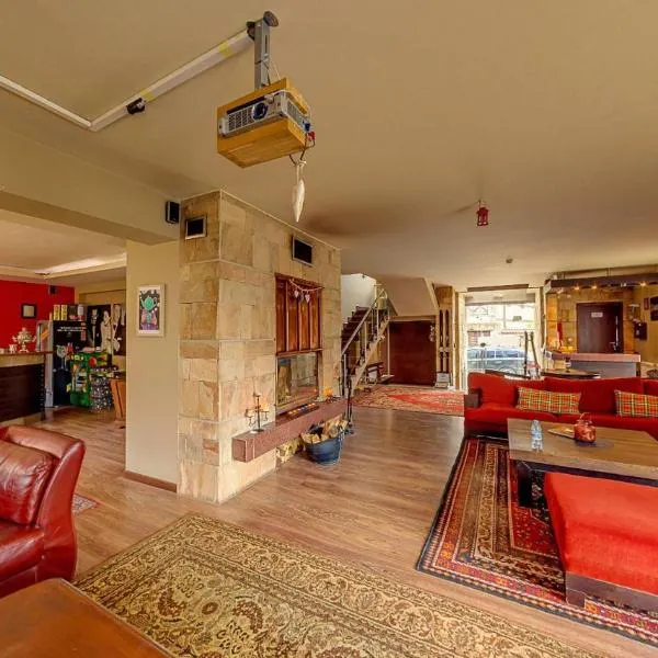 Hotel FaMil - adults only，班斯科的飯店