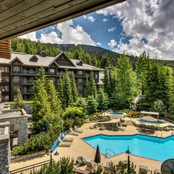 Blackcomb Springs Suites by CLIQUE, hotel v destinaci Whistler