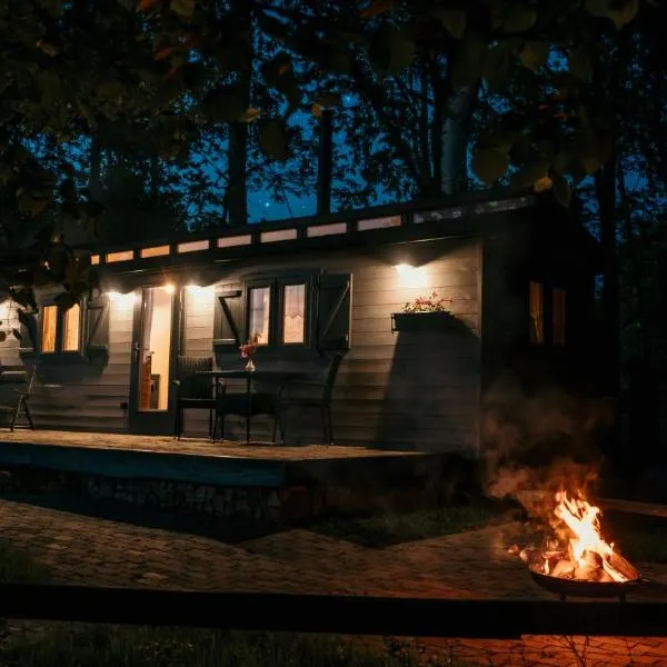 Chata u lesa RANCH NA HRANICI, hôtel à Baška