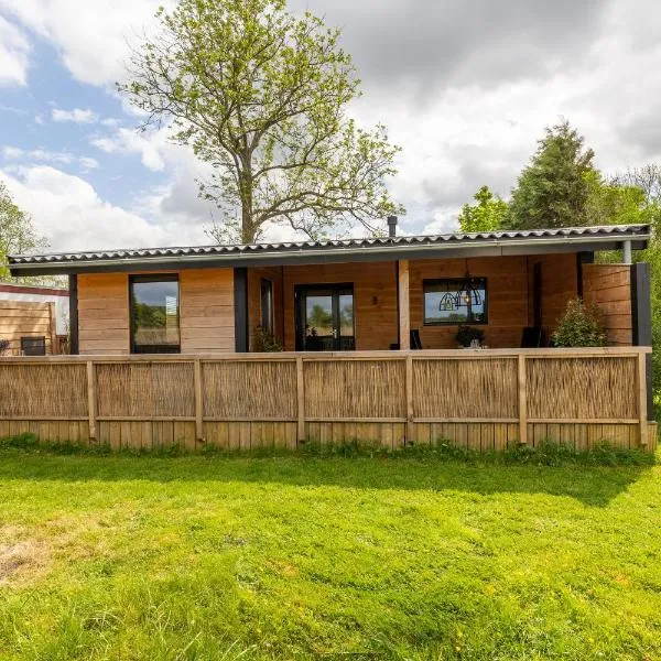 Buiten Huisje aan de Vaart 2, hotel in Matsloot