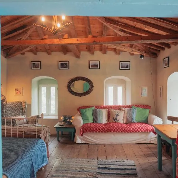 Vintage Stone-built Country Cottage in Richea, hotel v destinaci Koulouraíika