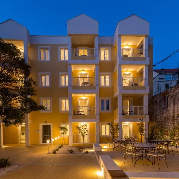 PORTO SERENO apartments, hotelli Šibenikissä