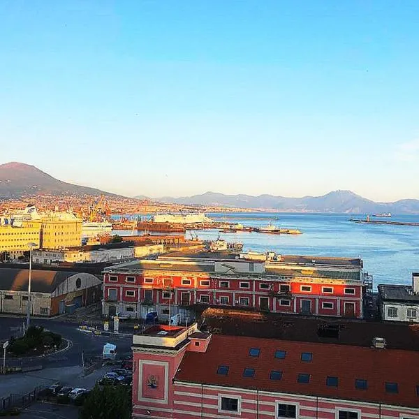 Marina SKY 8, hotel v Neapoli