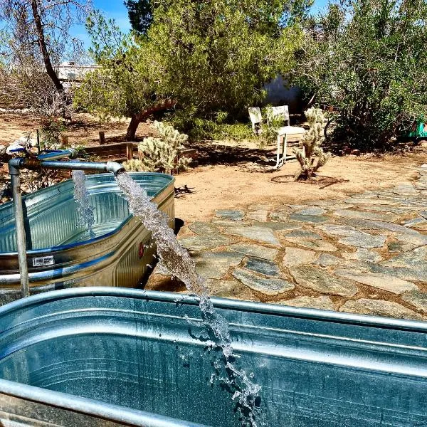 Popular Homestead! Location, Stargaze, Views!, Hotel in Joshua Tree