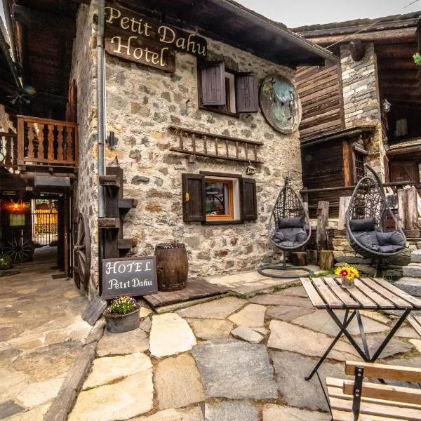 Hotel Petit Dahu - Chambres et Restaurant, hotel sa Cogne