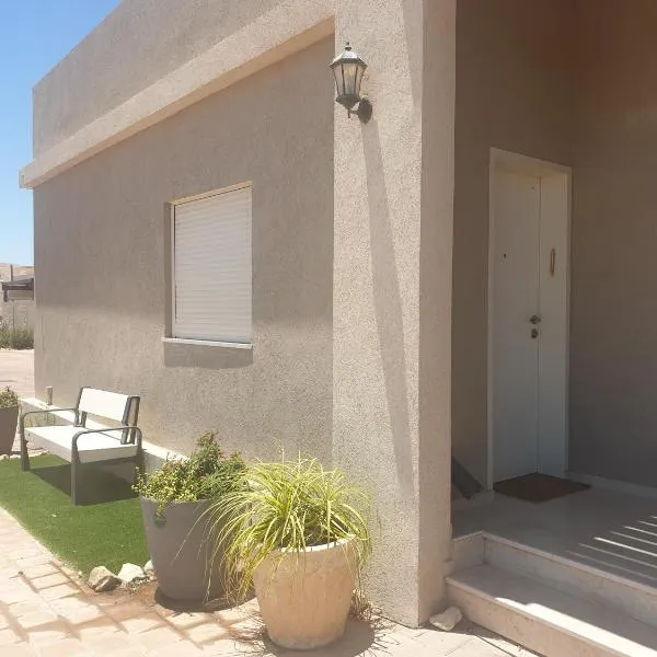 סויטה בלב המדבר., hotel Beʼer Ora városában