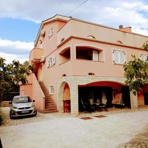 Apartments Ivanka G、マリンスカのホテル