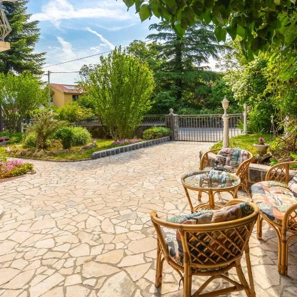 AUTOMOTODROM GROBNIK - Apartments and Rooms Skejić, hôtel à Čavle