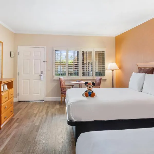 Anaheim Islander Inn and suites near Park and Convention center, ξενοδοχείο στο Άναχαϊμ