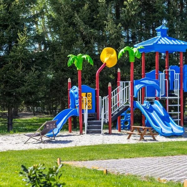 Domki Aqua Holiday, hotel in Pobierowo