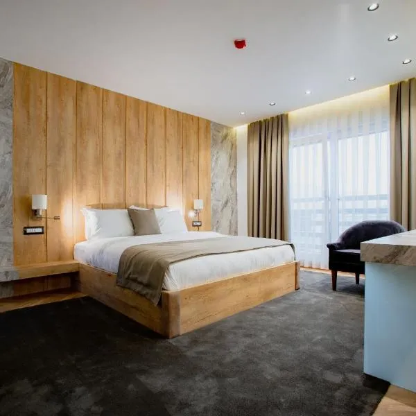Ador Hotel, ξενοδοχείο στην Πρίστινα