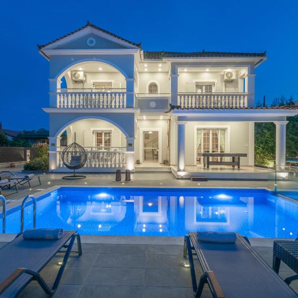 Luxury Villa Vanato & Pool