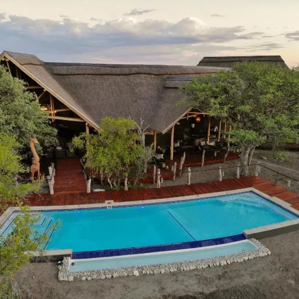 Etosha Oberland Lodge, hotel in Okaukuejo