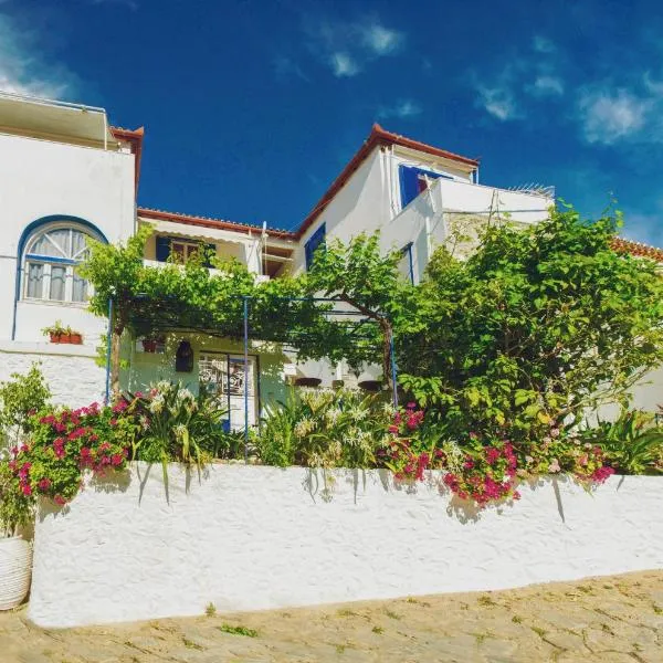 Zoe Apartments No 7 , Hydra Island Greece, hotell sihtkohas Ýdra