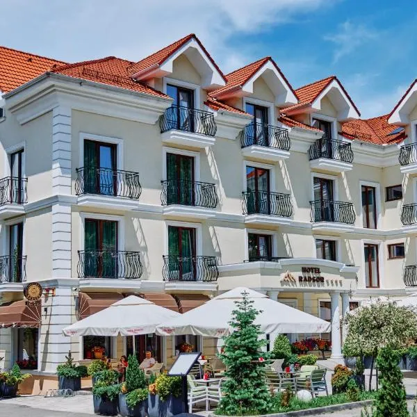 Radsor Hotel, hotel em Rîşnov