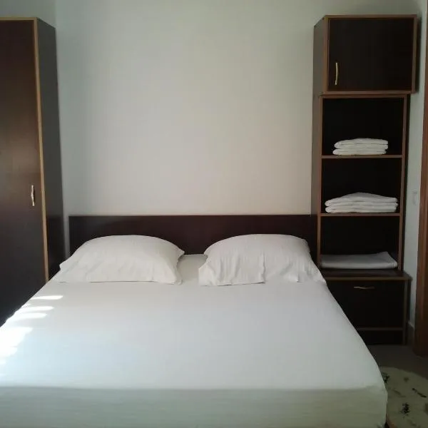 JR Motel, hotel in Otopeni