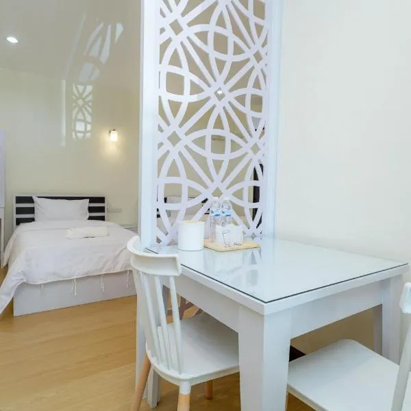 โรงแรมเรือนไทย 2 บึงโขงหลง, hotel in Ban Don Klang