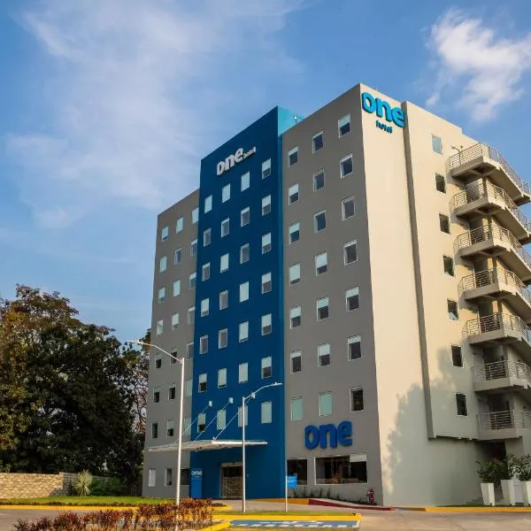 One Tapachula, hotel em Tapachula