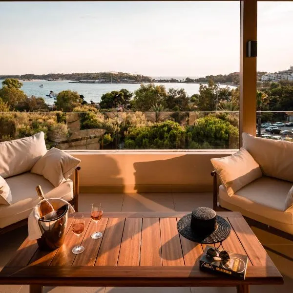 Somewhere Vouliagmeni, hotel in Athens