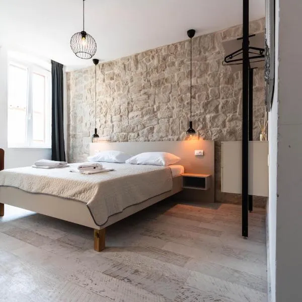 L&B City Center Studios Apartments, hotel in Pula