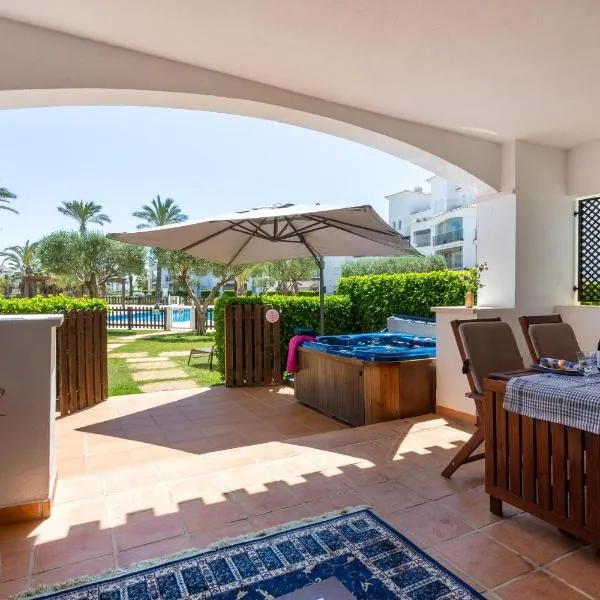 Luxury Pool and Spa - Casa Coco，位于Casas del Cura的酒店