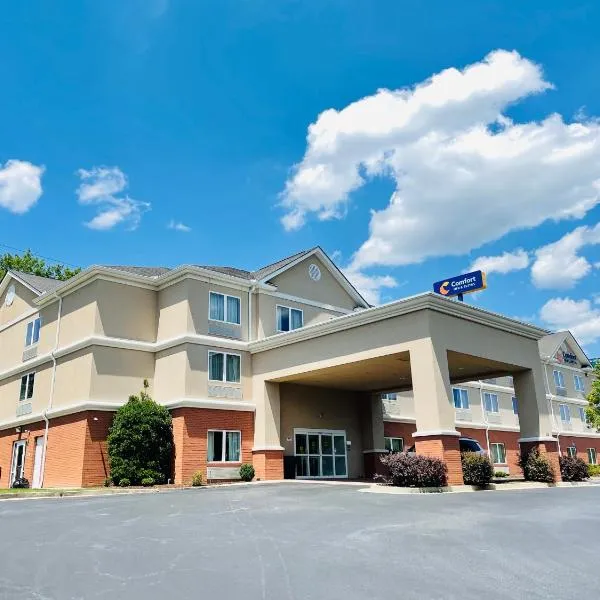 Comfort Inn & Suites Augusta Fort Gordon Area、オーガスタのホテル