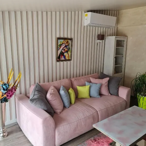 GRANDE SPA DELUXe STUDIOS, hotel in Sliven