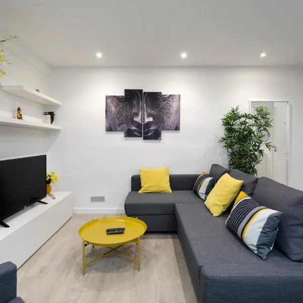 New apartment in the neighborhood of Amara., hotel in Loyola