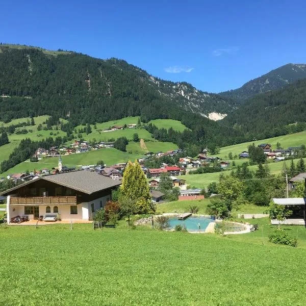 Schneckenhaus Dachstein West, hotel v destinaci Russbach am Pass Gschütt