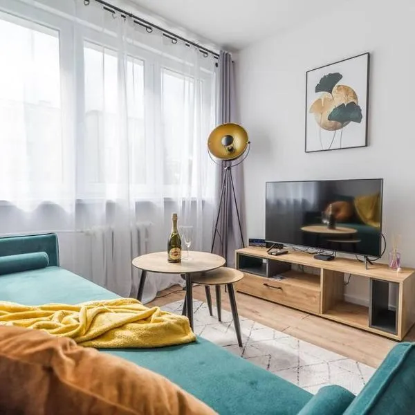 Uroczy apartament 2 pokoje - 10 min do morza!, ξενοδοχείο στο Γκντανσκ
