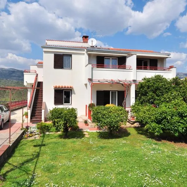 Apartments Zizic, khách sạn ở Kaštela